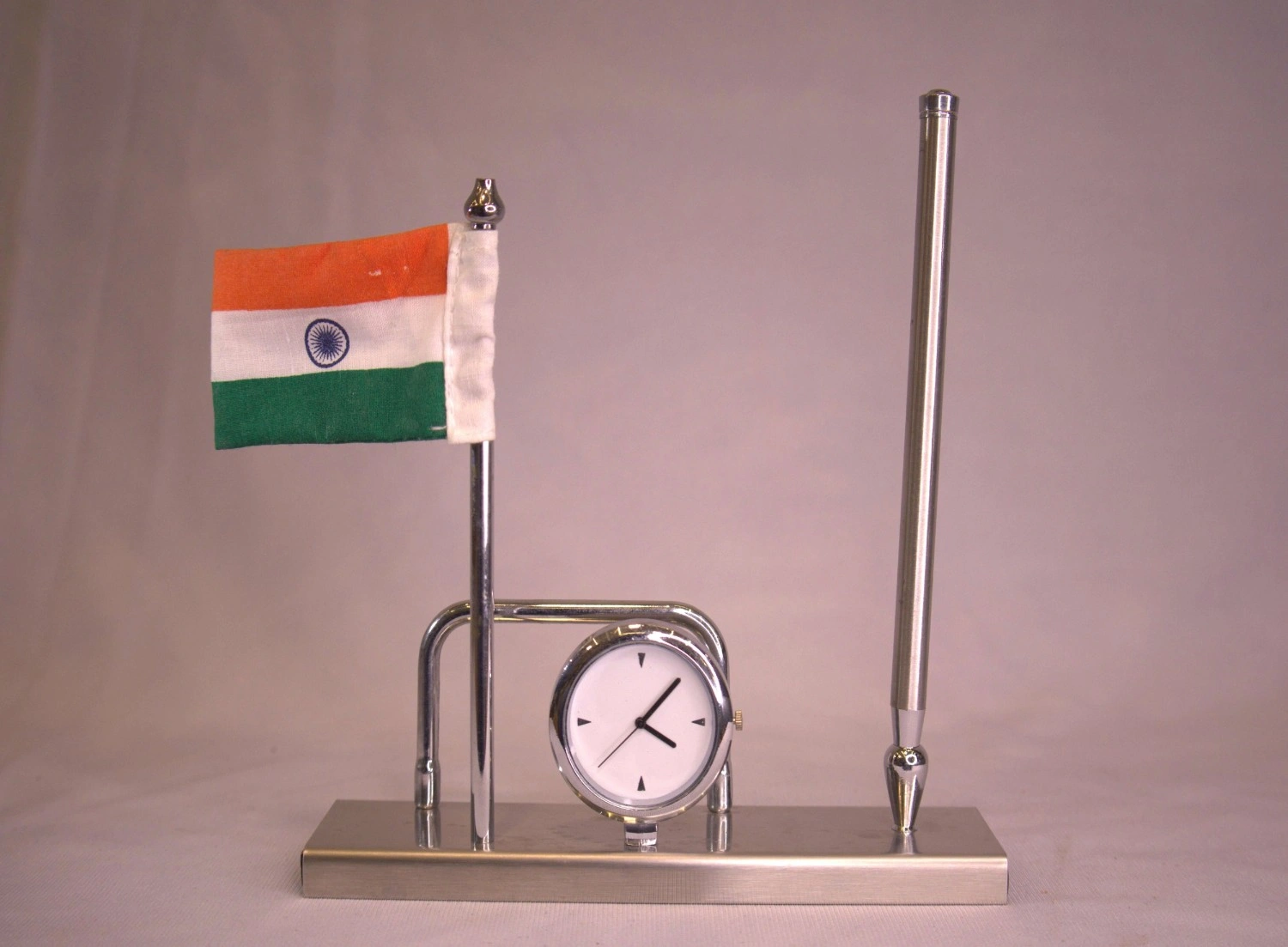 Indian Flag Desk Clock & Pen Stand — Silver Table Clock Indian Flag Desk Clock & Pen Stand — Silver Table Clock