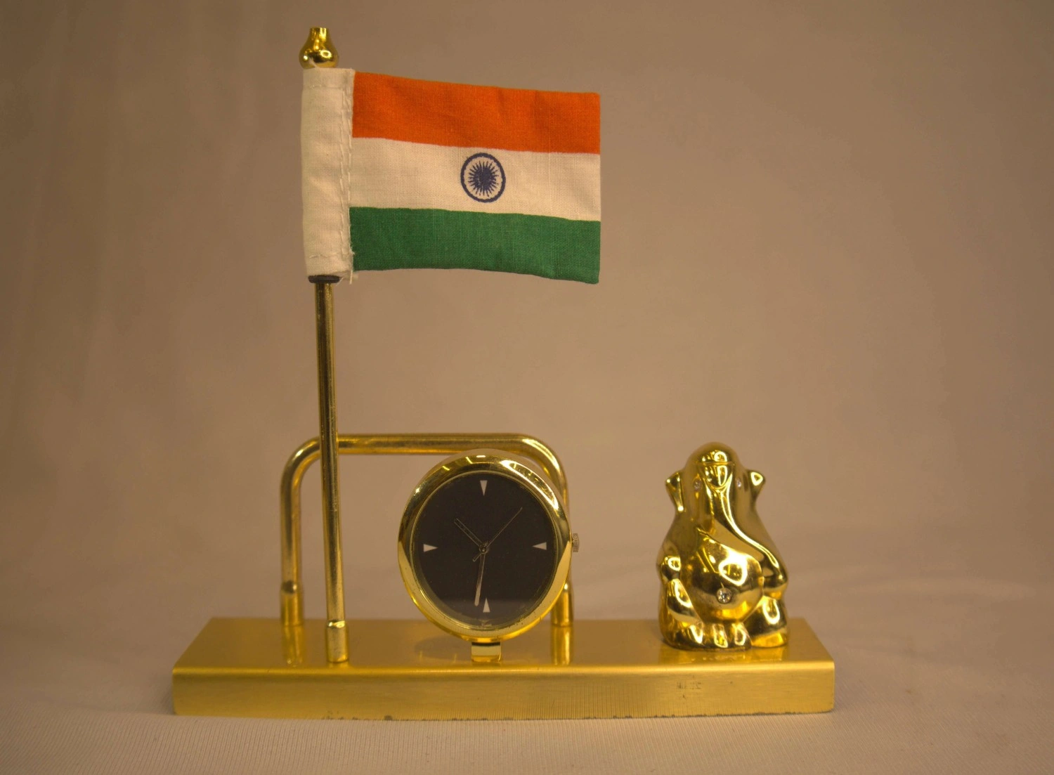 Indian Flag Desk Clock with Ganpati — Gold Table Clock Indian Flag Desk Clock with Ganpati — Gold Table Clock