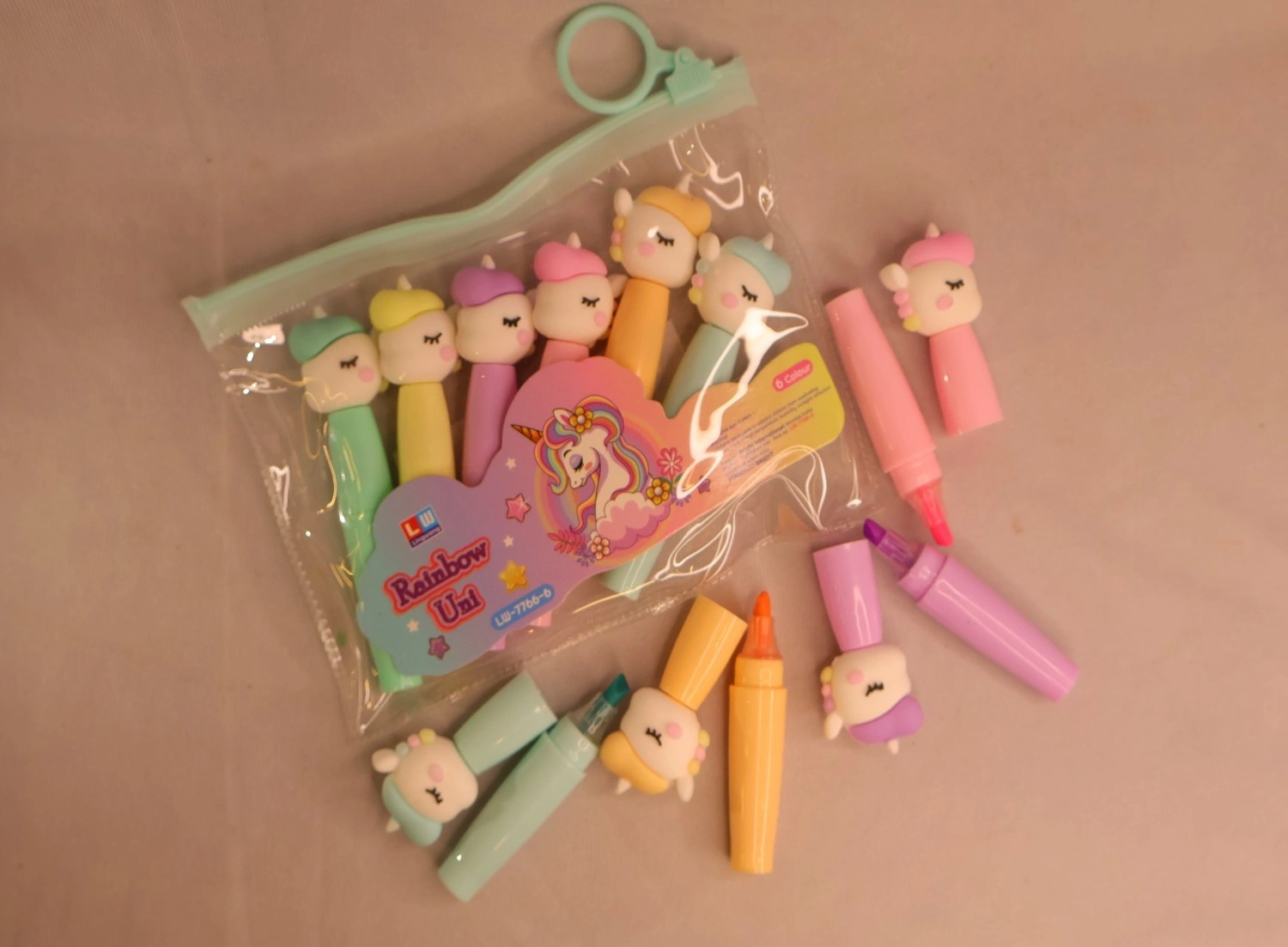 Rainbow Uni — Unicorn Highlighter Set Rainbow Uni — Unicorn Highlighter Set